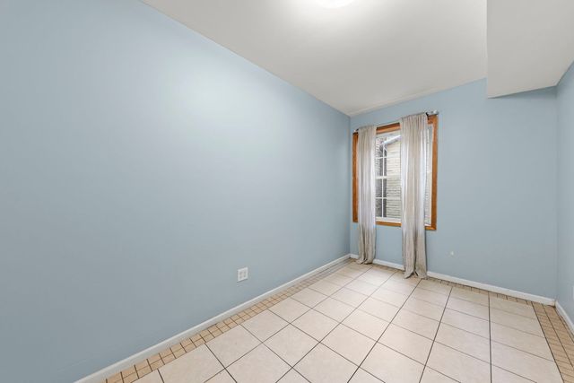 4229 W Division Street, Chicago, IL 60651