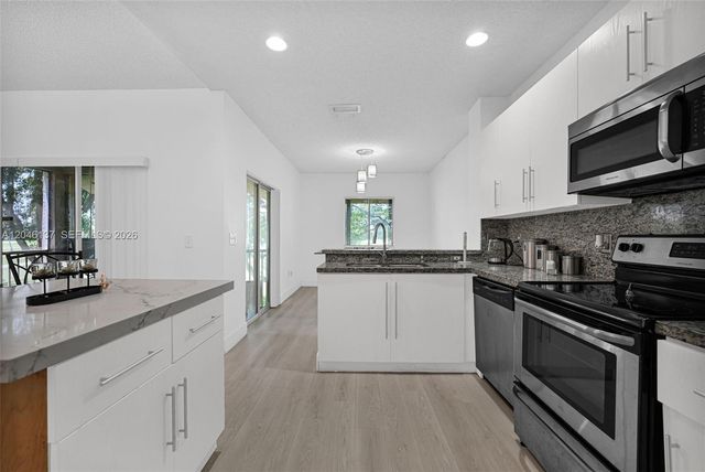 16379 Malibu Dr 50, Weston, FL 33326