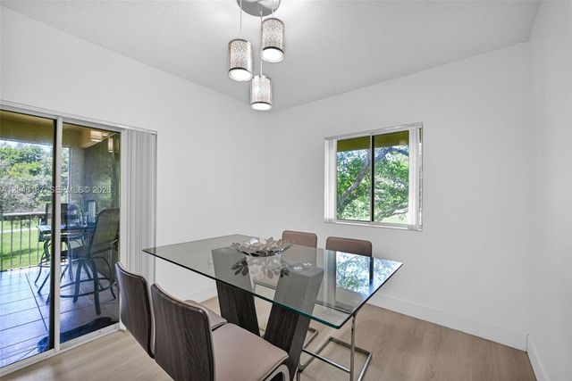 16379 Malibu Dr 50, Weston, FL 33326