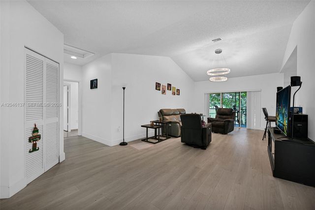 16379 Malibu Dr 50, Weston, FL 33326