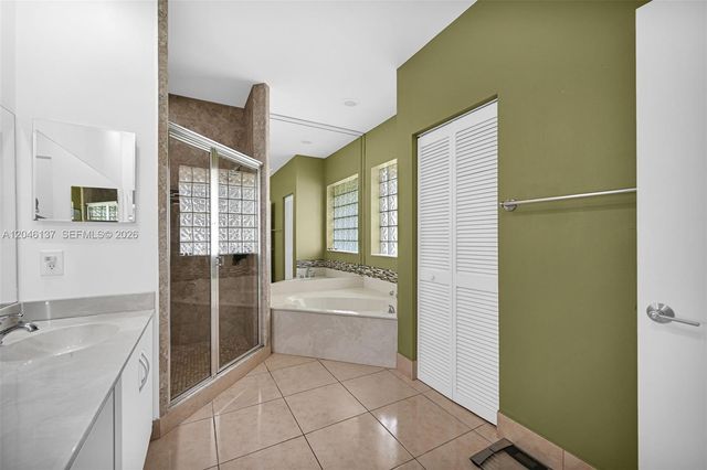 16379 Malibu Dr 50, Weston, FL 33326
