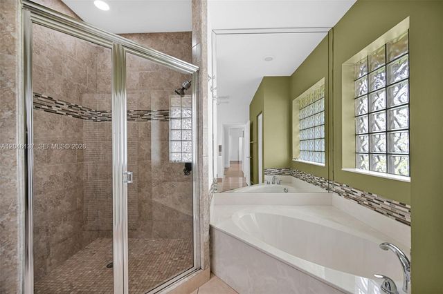 16379 Malibu Dr 50, Weston, FL 33326