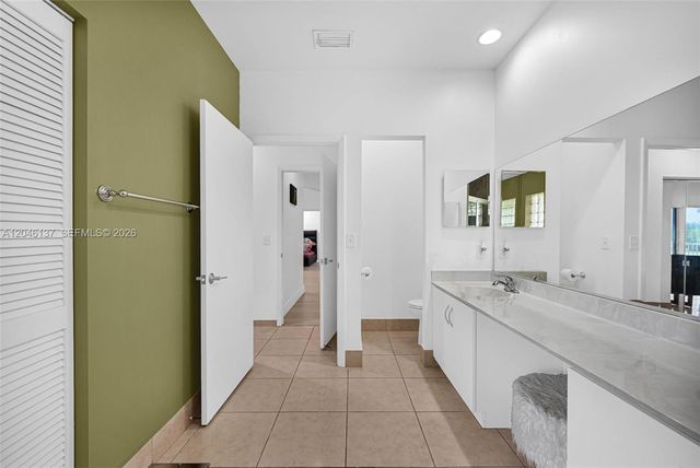 16379 Malibu Dr 50, Weston, FL 33326