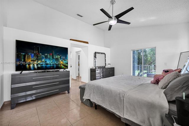 16379 Malibu Dr 50, Weston, FL 33326