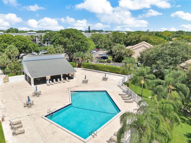 16379 Malibu Dr 50, Weston, FL 33326