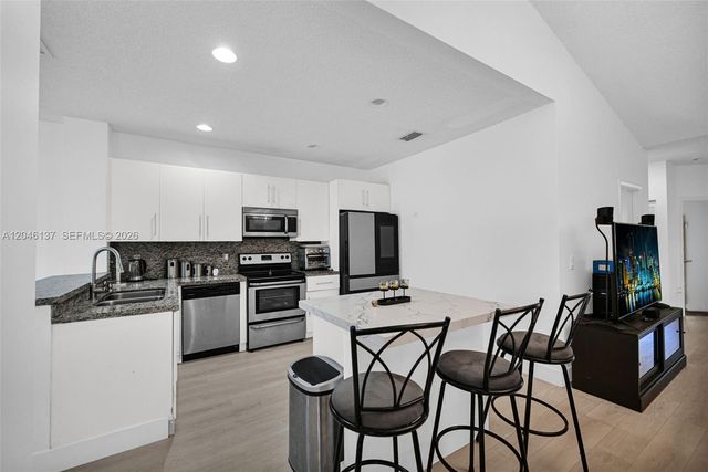 16379 Malibu Dr 50, Weston, FL 33326