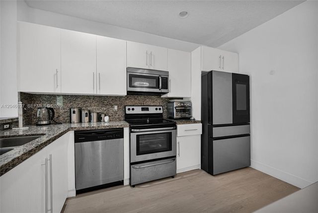 16379 Malibu Dr 50, Weston, FL 33326