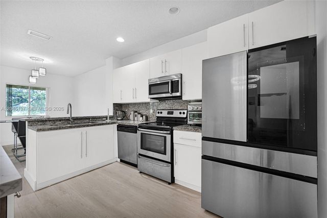 16379 Malibu Dr 50, Weston, FL 33326