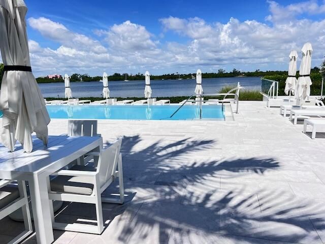 2773 S Ocean Boulevard 414, Palm Beach, FL 33480