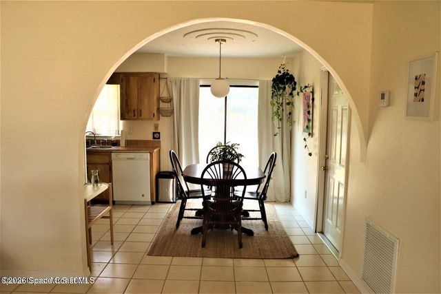 220 Mardi Gras Avenue NW, Palm Bay, FL 32907