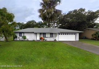 220 Mardi Gras Avenue NW, Palm Bay, FL 32907