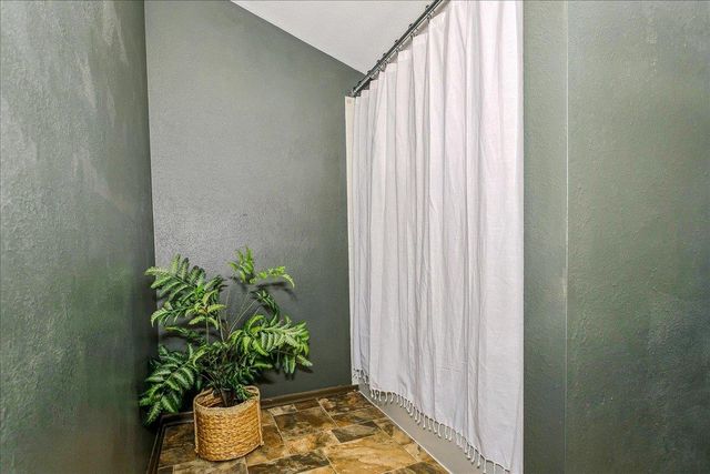 2610 W 29th St N, Wichita, KS 67204