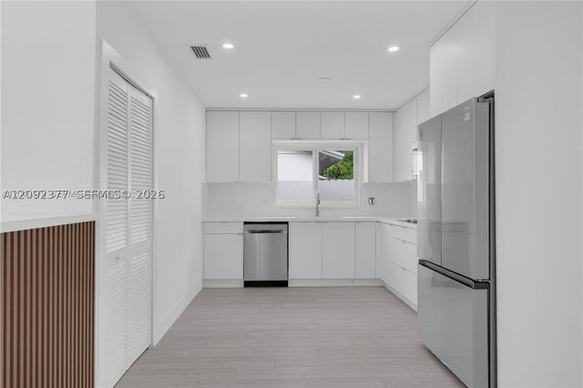 11011 SW 162nd Ter, Miami, FL 33157