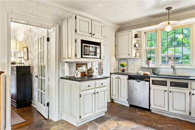 41 Clarendon Avenue, Avondale Estates, GA 30002