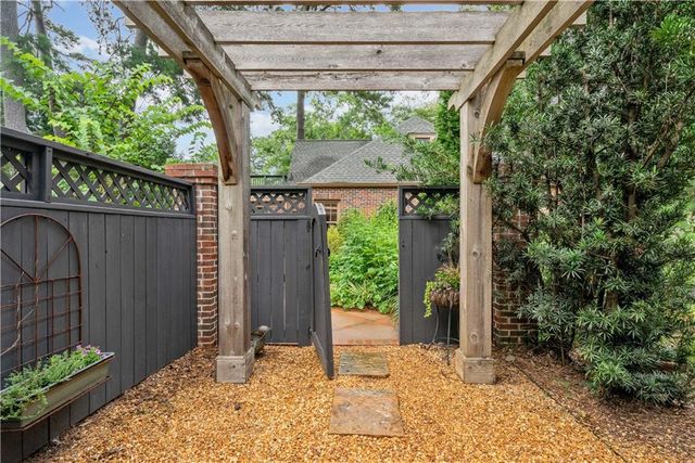 41 Clarendon Avenue, Avondale Estates, GA 30002