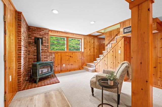 16 Hillside Drive, Nashua, NH 03064