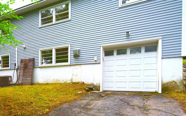 16 Hillside Drive, Nashua, NH 03064