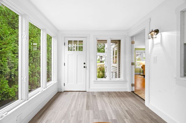 16 Hillside Drive, Nashua, NH 03064