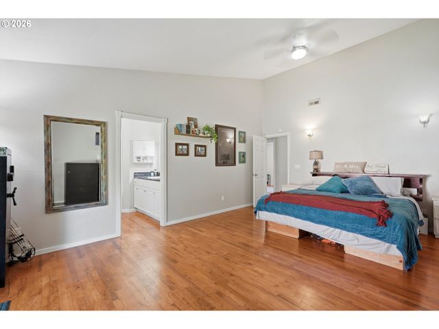 3514 CROOKED FINGER Rd, Scotts Mills, OR 97375