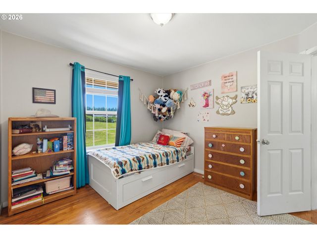 3514 CROOKED FINGER Rd, Scotts Mills, OR 97375