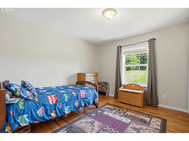 3514 CROOKED FINGER Rd, Scotts Mills, OR 97375