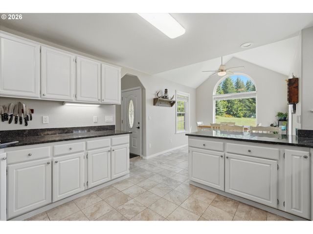 3514 CROOKED FINGER Rd, Scotts Mills, OR 97375