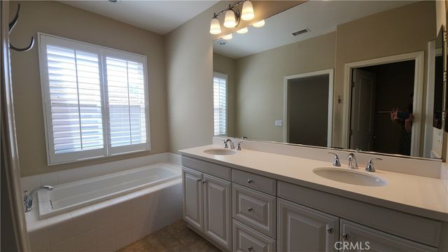 32 Loquat, Irvine, CA 92618