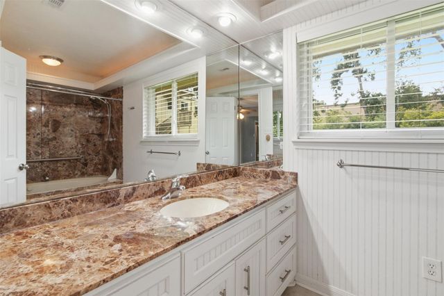2818 Frostwood Circle, Dickinson, TX 77539