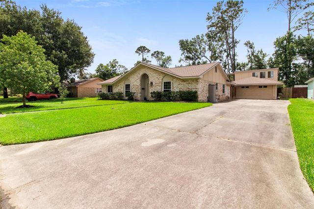 2818 Frostwood Circle, Dickinson, TX 77539