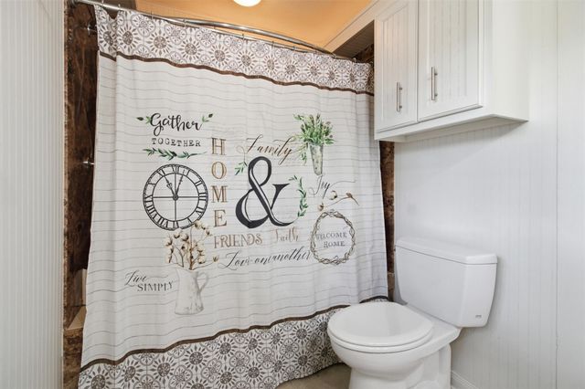 2818 Frostwood Circle, Dickinson, TX 77539