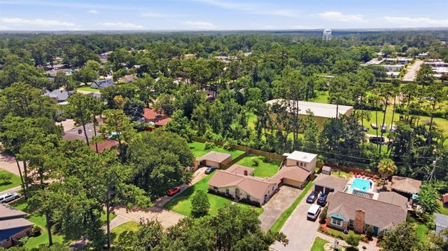 2818 Frostwood Circle, Dickinson, TX 77539