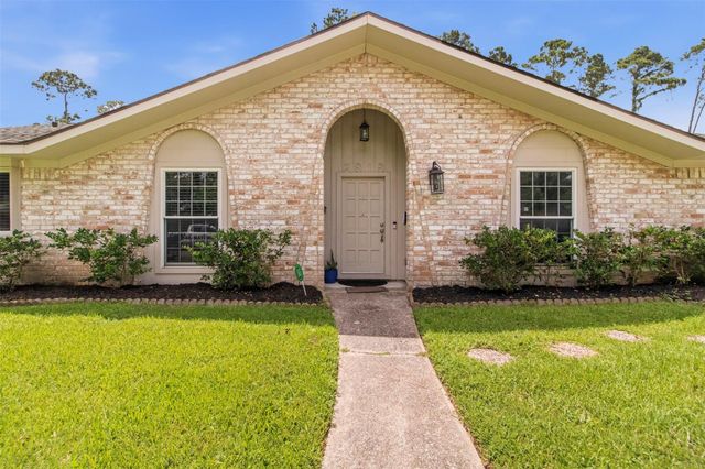 2818 Frostwood Circle, Dickinson, TX 77539