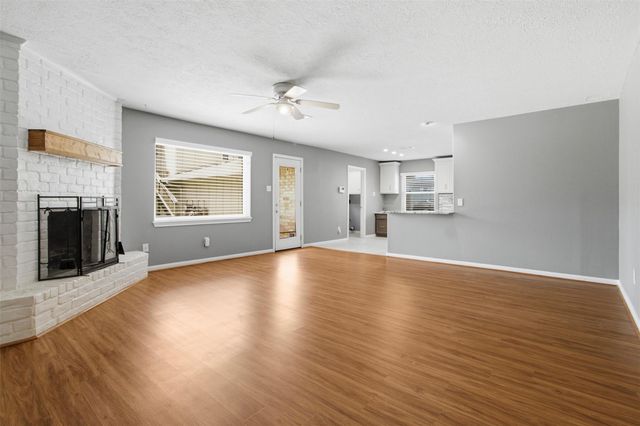 2818 Frostwood Circle, Dickinson, TX 77539