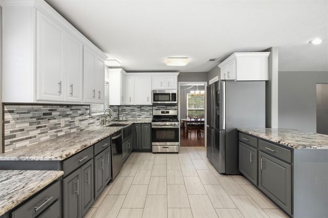 2818 Frostwood Circle, Dickinson, TX 77539
