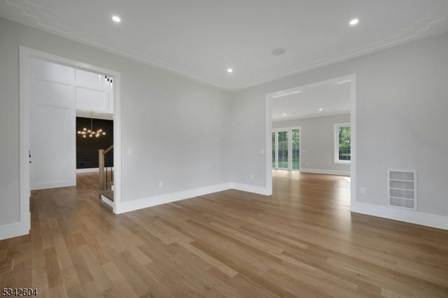 18 Lincoln Ave, Florham Park Boro, NJ 07932