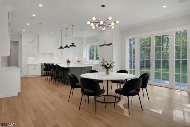 18 Lincoln Ave, Florham Park Boro, NJ 07932