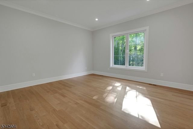 18 Lincoln Ave, Florham Park Boro, NJ 07932
