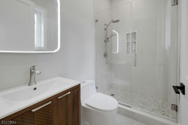 18 Lincoln Ave, Florham Park Boro, NJ 07932