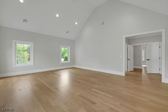 18 Lincoln Ave, Florham Park Boro, NJ 07932
