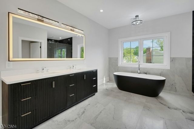 18 Lincoln Ave, Florham Park Boro, NJ 07932