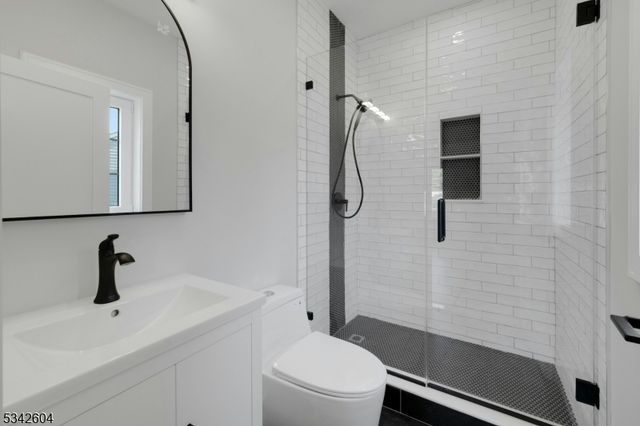 18 Lincoln Ave, Florham Park Boro, NJ 07932