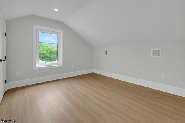 18 Lincoln Ave, Florham Park Boro, NJ 07932