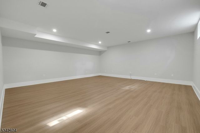 18 Lincoln Ave, Florham Park Boro, NJ 07932