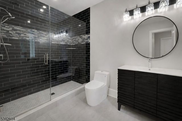 18 Lincoln Ave, Florham Park Boro, NJ 07932