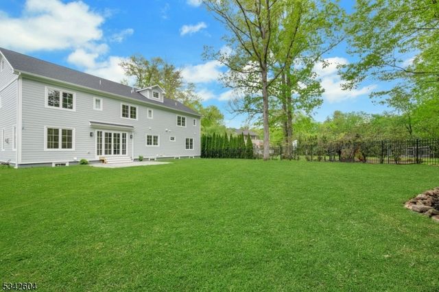 18 Lincoln Ave, Florham Park Boro, NJ 07932