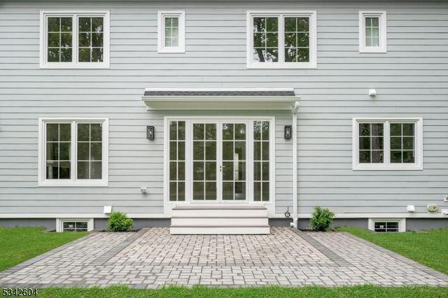 18 Lincoln Ave, Florham Park Boro, NJ 07932