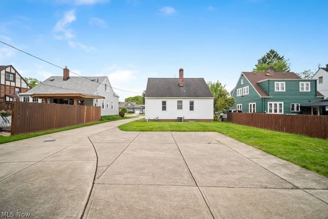 9158 Snow Road, Parma, OH 44130