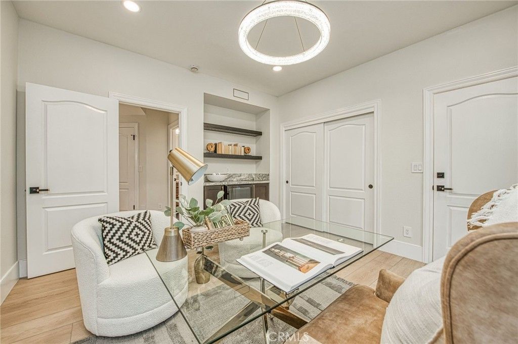 Image 16 of property listing at 9381 N Woodmont Drive, Fresno, CA 93720