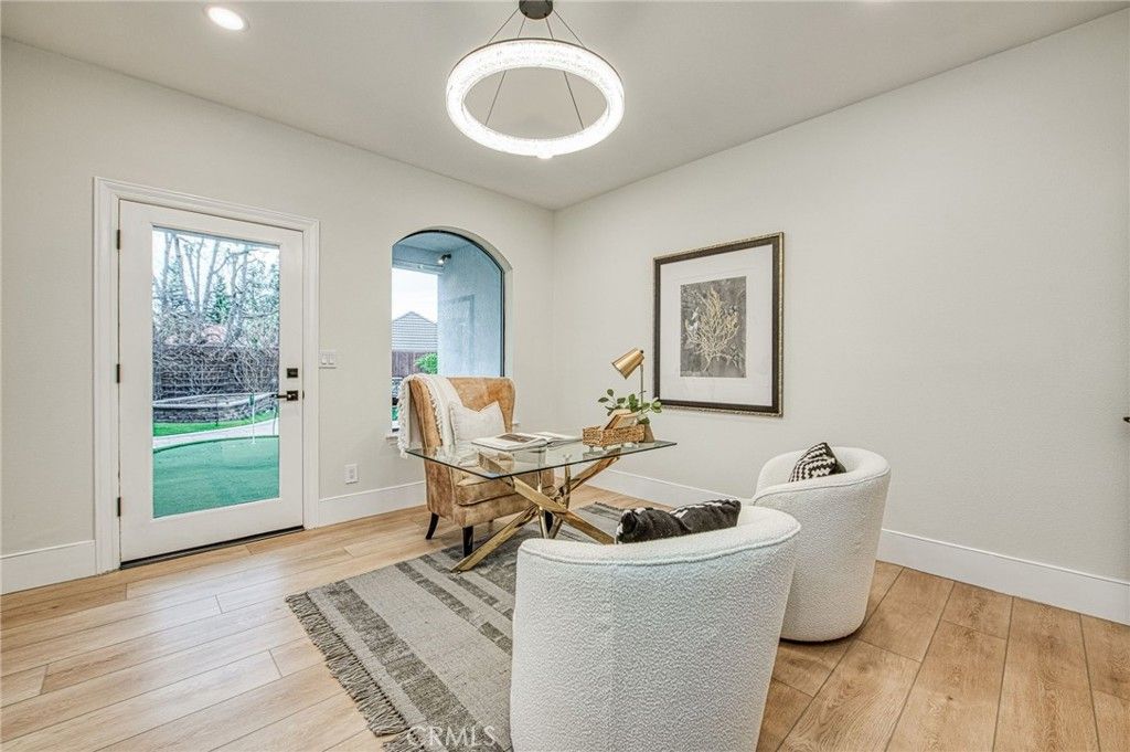 Image 18 of property listing at 9381 N Woodmont Drive, Fresno, CA 93720