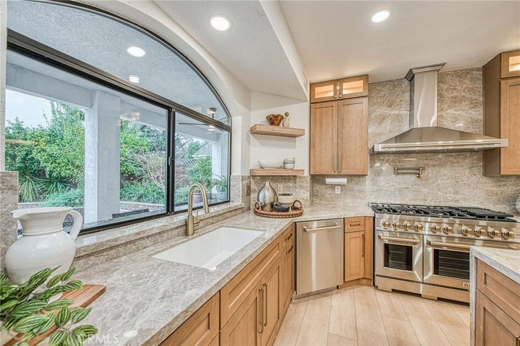 Image 36 of property listing at 9381 N Woodmont Drive, Fresno, CA 93720